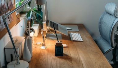 Factors to choosing an ergonomic desk in Singapore