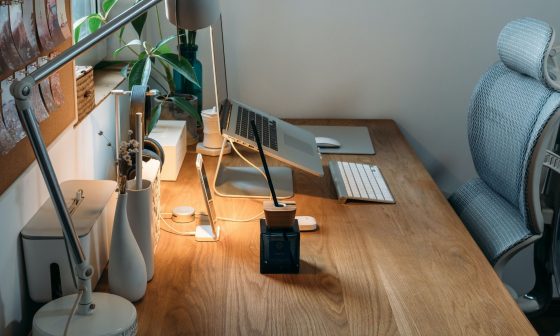 Factors to choosing an ergonomic desk in Singapore